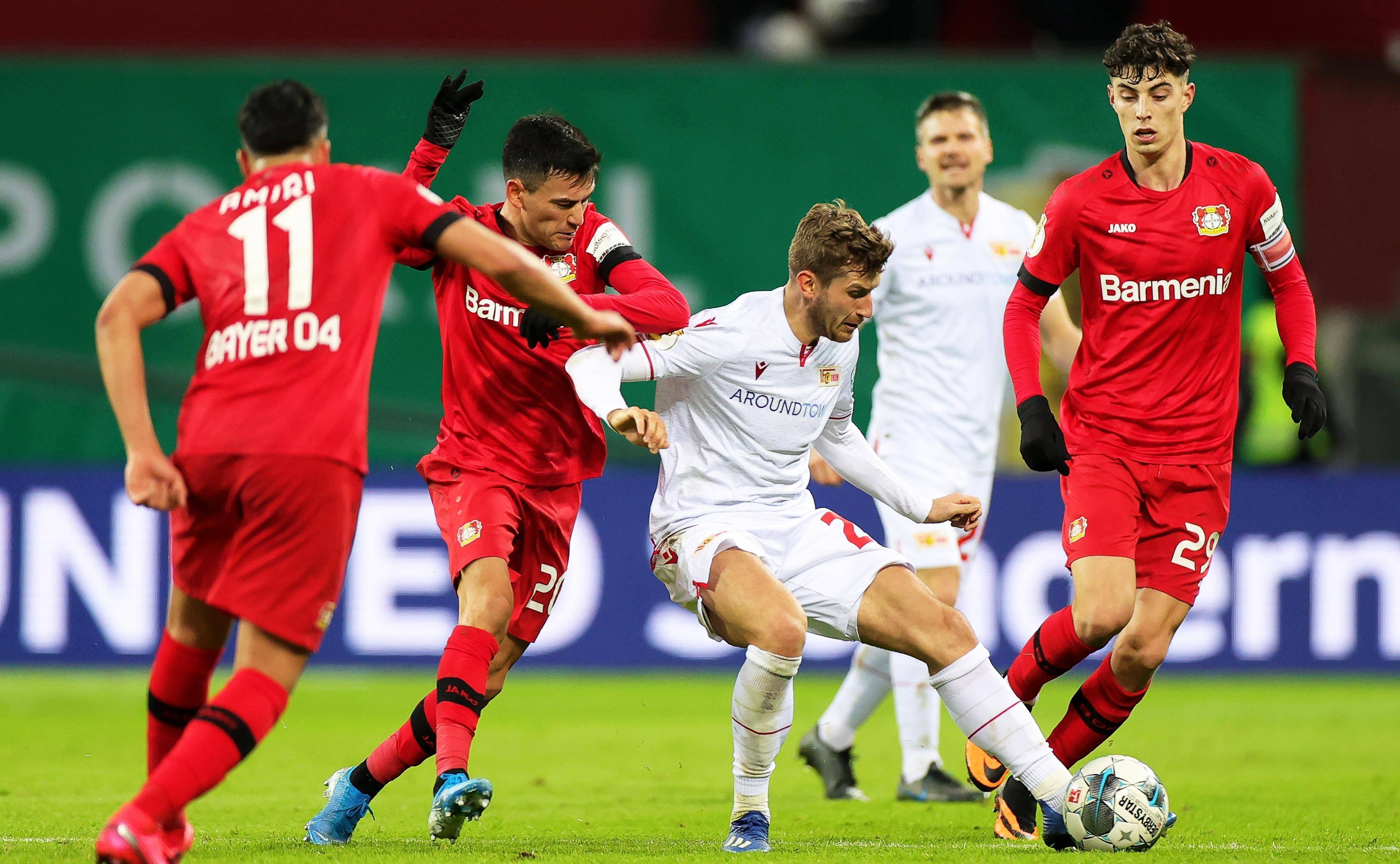 勒沃库森队在比赛中奋勇拼搏卫冕冠军的简单介绍