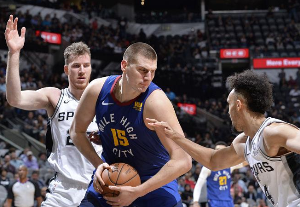 尤文图斯晋级淘汰赛,马刺无缘四强的简单介绍 尤文图斯晋级淘汰赛,马刺无缘四强的简单介绍