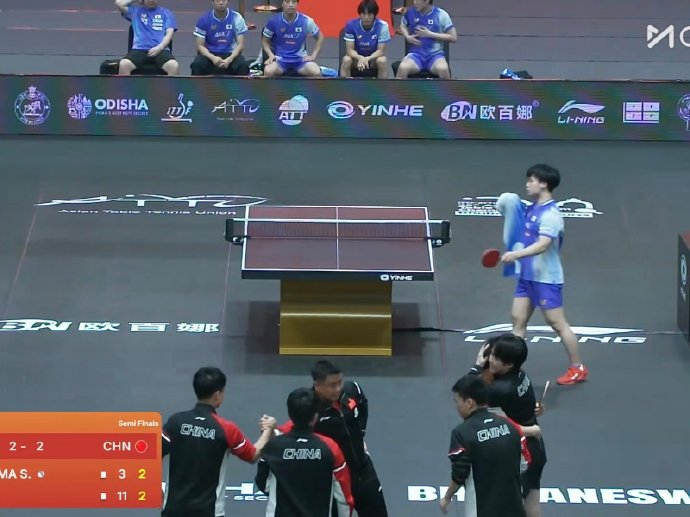 中国队鏖战日本队，王皓点燃赛场