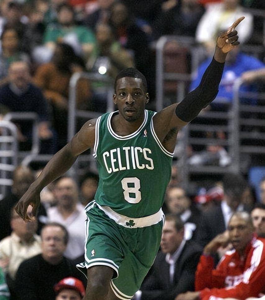 凯尔特人横扫热火，易建联惊艳四座