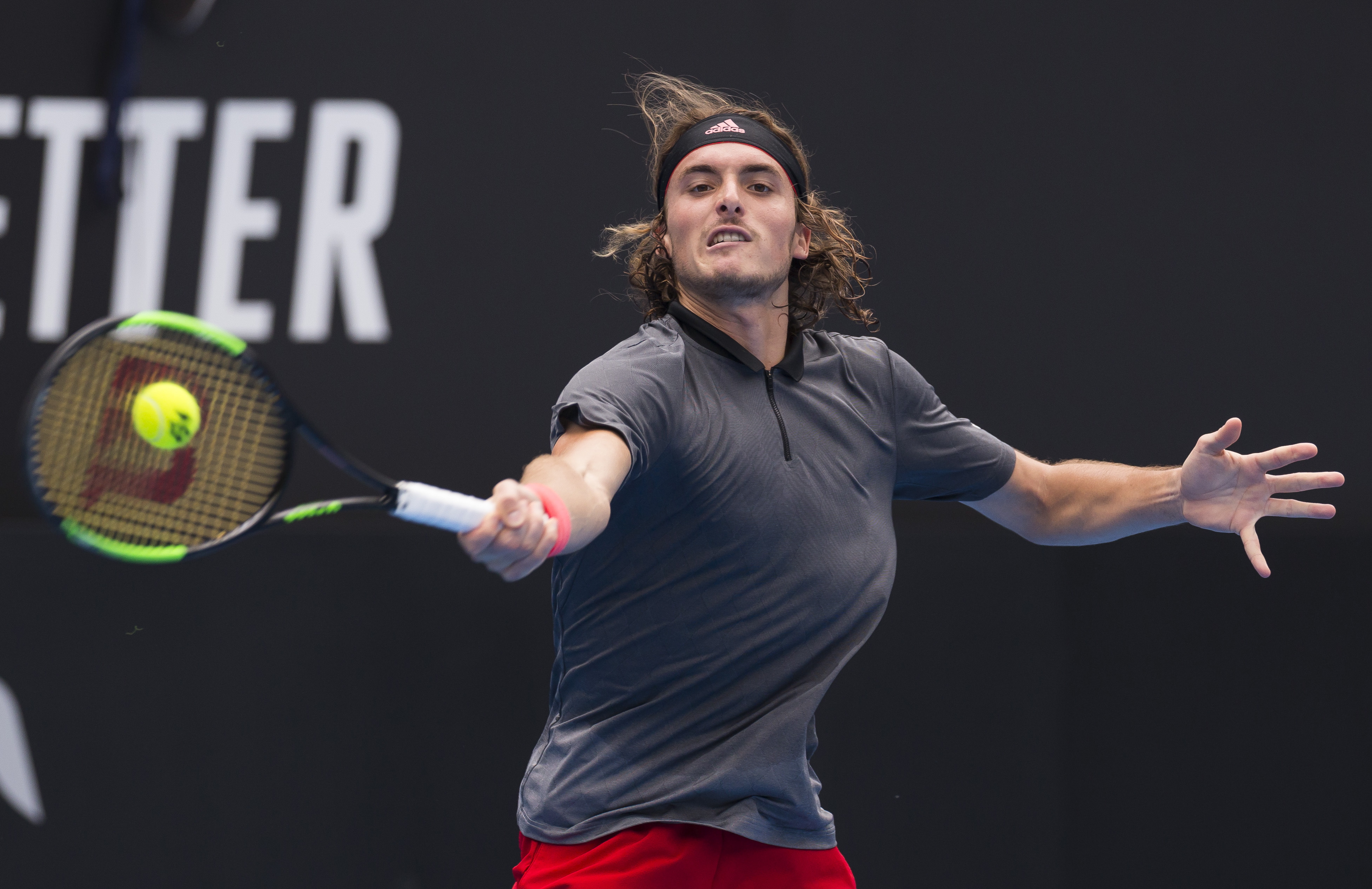 澳网险胜法网,西西帕斯惊艳四座 澳网险胜法网,西西帕斯惊艳四座