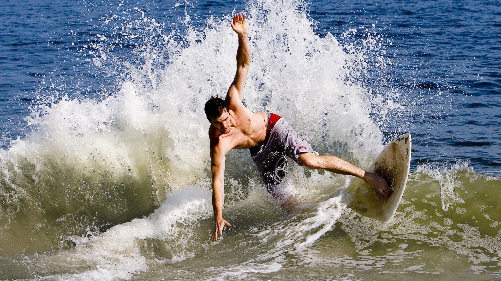 新能量定律,从切特爆发到深圳突围,诠释篮球世界的恒常与裂变