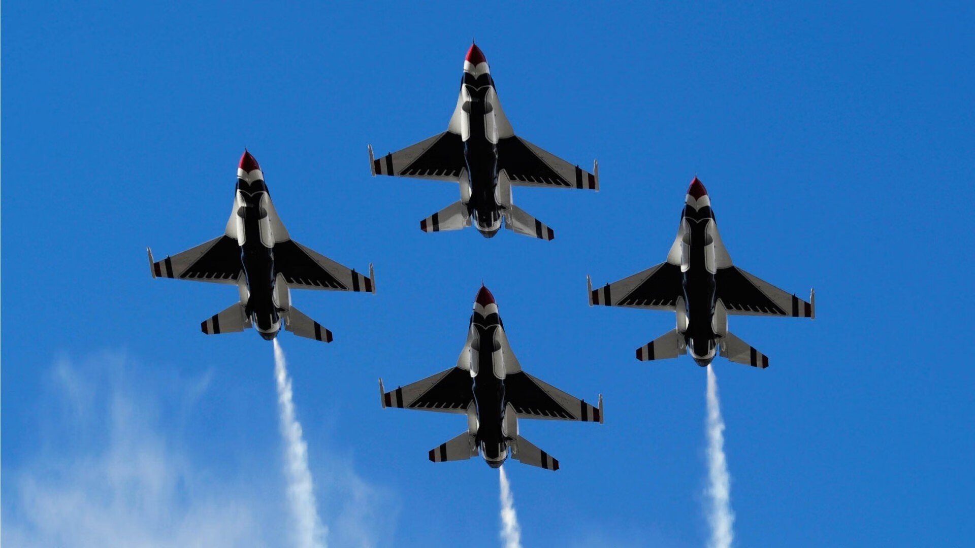 冰与火之歌，当东方蓝武士鏖战北欧冰川，荷兰铁闸于欧冠之巅完成加冕