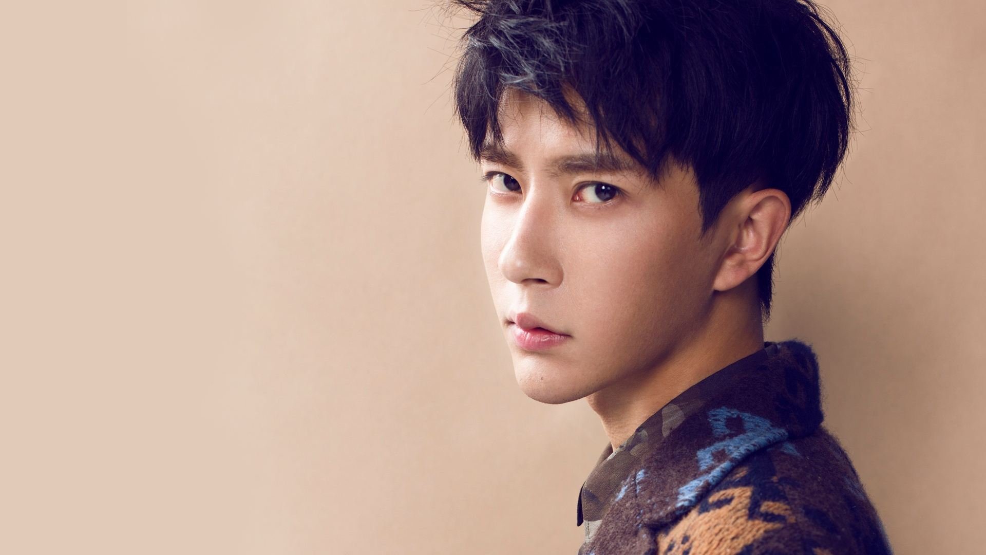 冰与火的对决，芬兰小国奇迹与哈兰德巨人崛起的足球启示