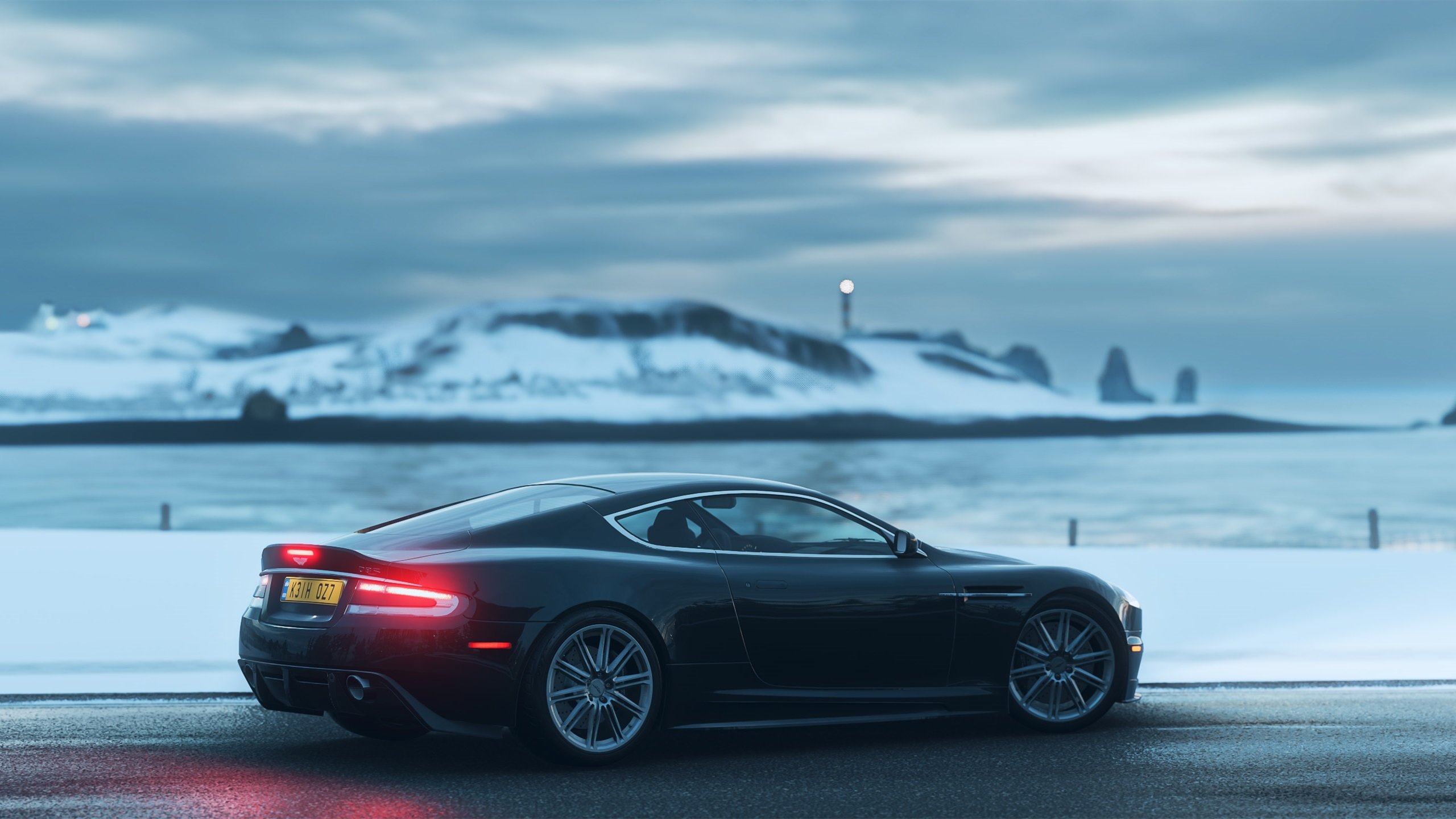 当条纹衫遇上红土，奥亚尔萨瓦尔在虚拟对决中的真实统治